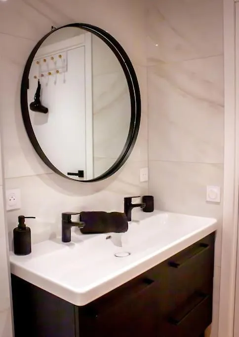 Le Douillet : Duplex Elegant En Centre Ville Albertville 0*,